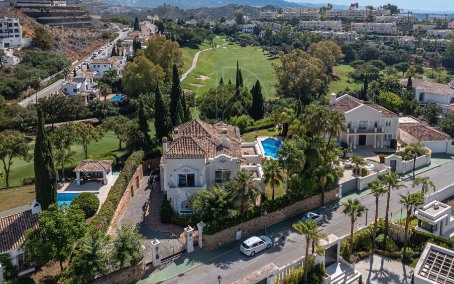 Villa Penati - de estilo andaluz y con seguridad privada 24h
