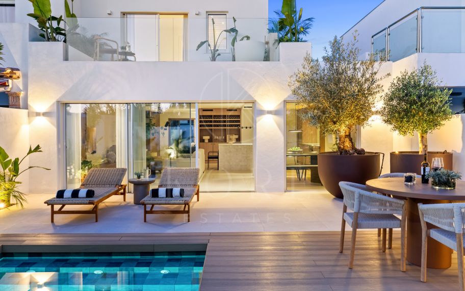 Adosado en venta en Nueva Andalucia, Marbella