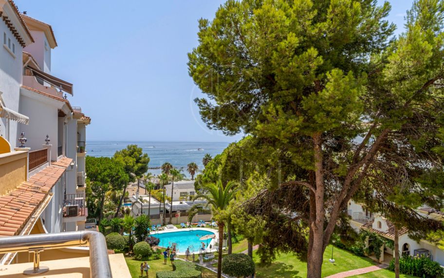 Atico dúplex en una ubicación privilegiada en Puerto Banus