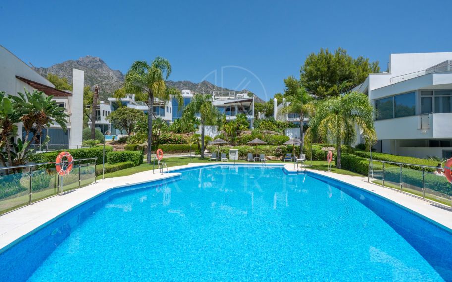 Exclusiva casa adosada de lujo en Meisho Hills, Marbella Golden Mile