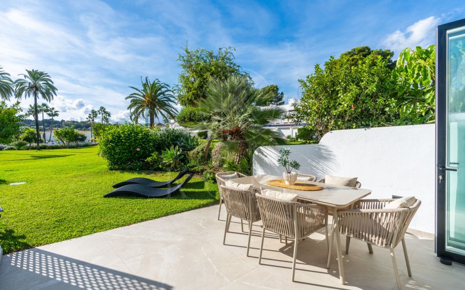 Casa Preciosa, 4 dormitorios, reformada, en el Valle del Golf de Nueva Andalucia