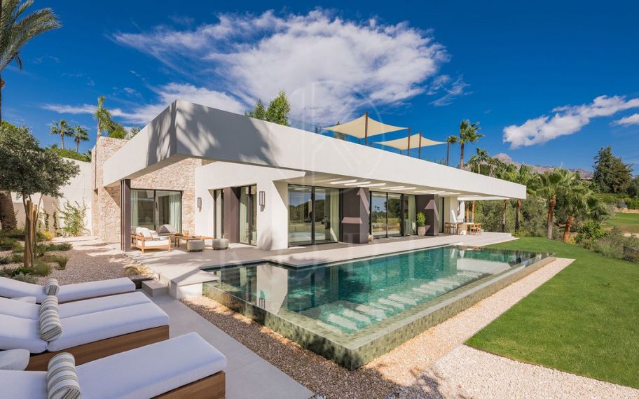 Villa for sale in Nueva Andalucia, Marbella