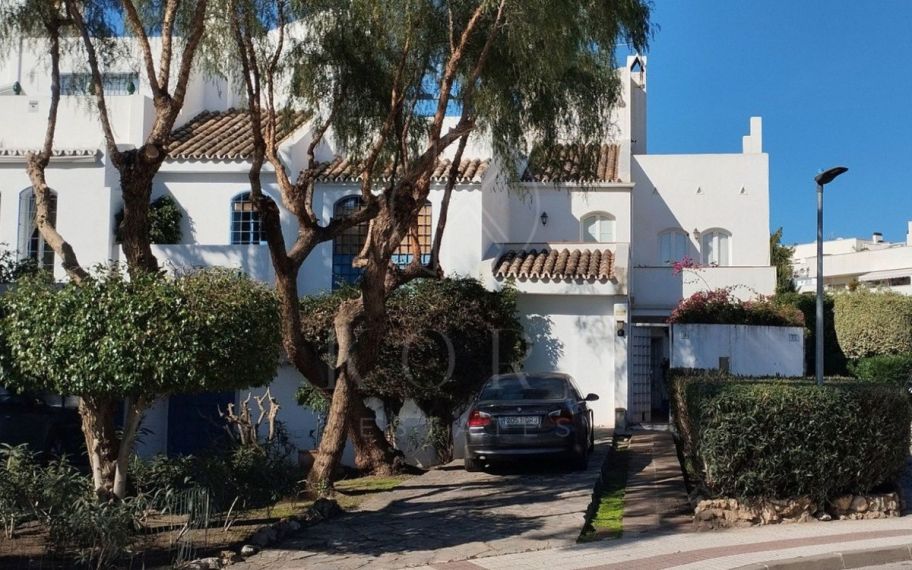 Town House for sale in Nueva Andalucia, Marbella