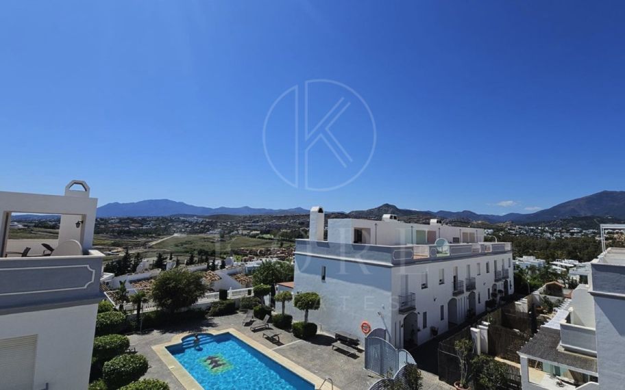 Prime Townhouse in Urb. Atalaya Golf with Rooftop Terrace & Sea Views
