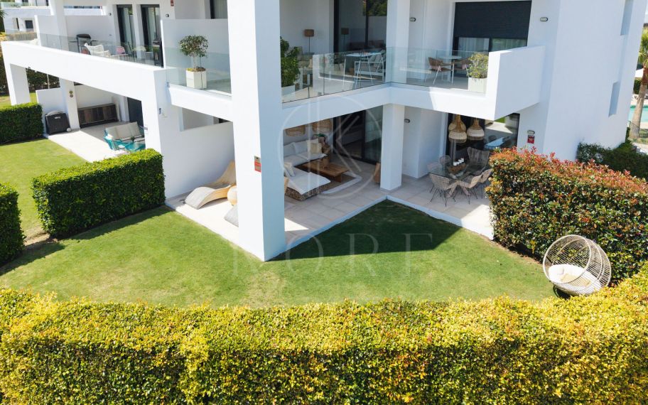 Bienvenido a este elegante apartamento de 2 dormitorios en planta baja esquina!