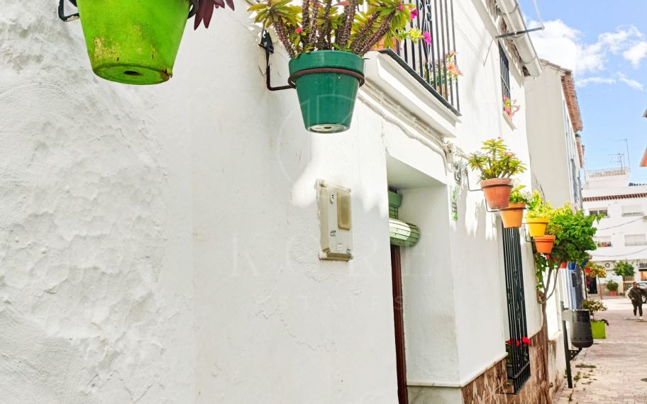 Clásica Casa Andaluza Independiente en el Centro Histórico de Estepona