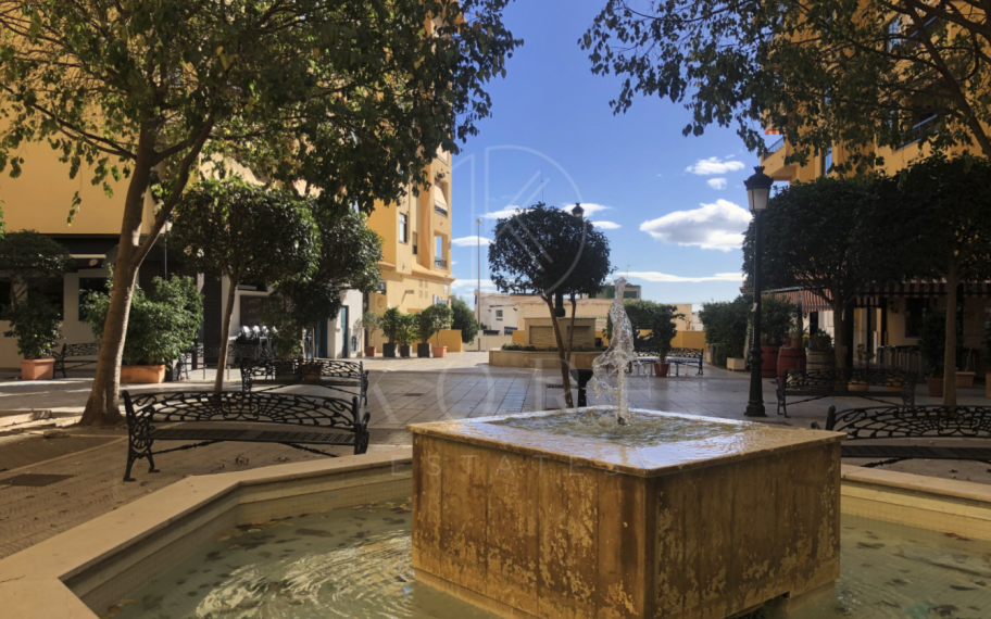 Gran Local Comercial con infinitas posibilidades - San Pedro de Alcántara