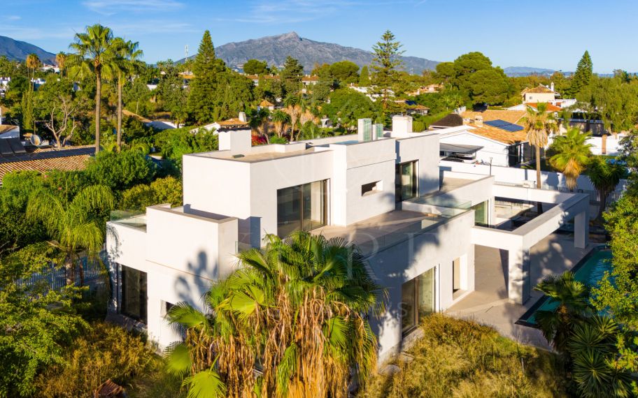 Villa Maya - a magnificent four bedroom modern villa, under construction in Guadalmina Baja
