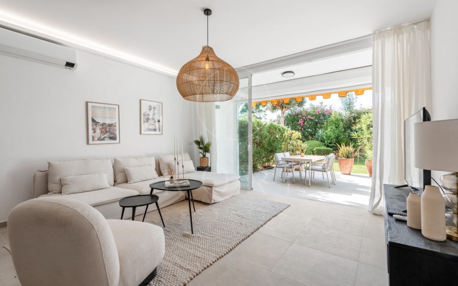 Scandinavian style townhouse with sea view in Aloha