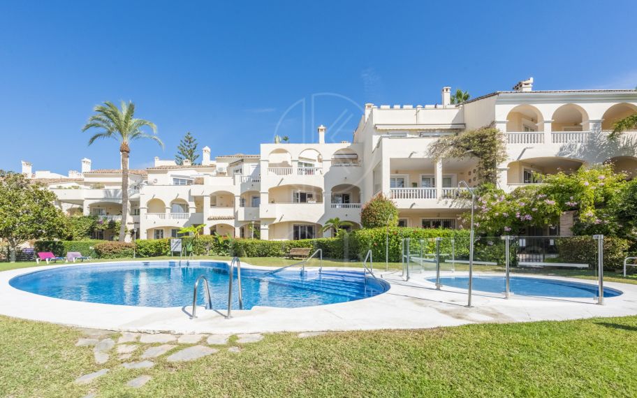Apartment for sale in El Pilar, Estepona East