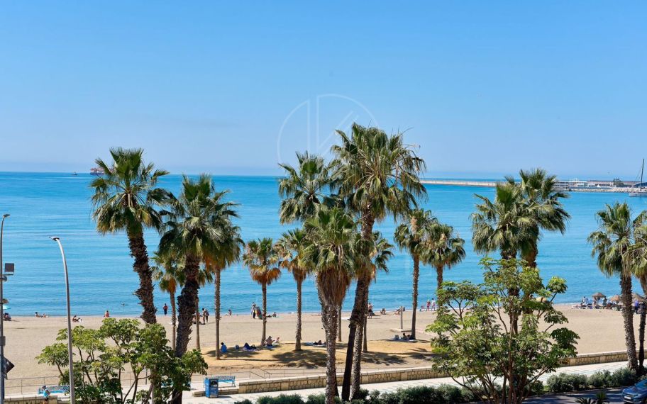 Ático en Primera Línea de Playa – Malagueta / Monte Sancha, Málaga