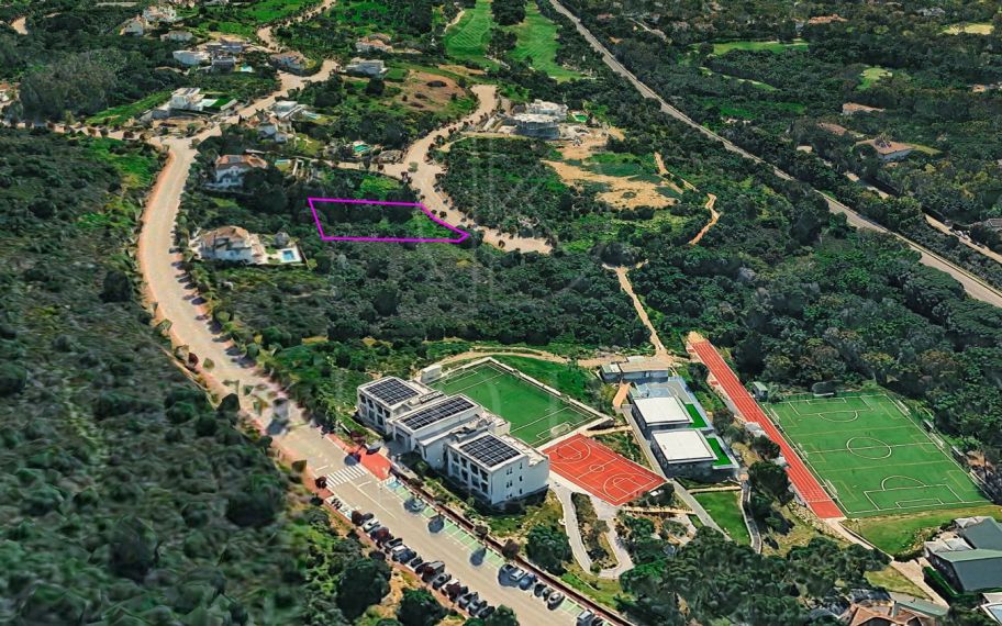 Gran parcela orientada al sur con vistas al mar