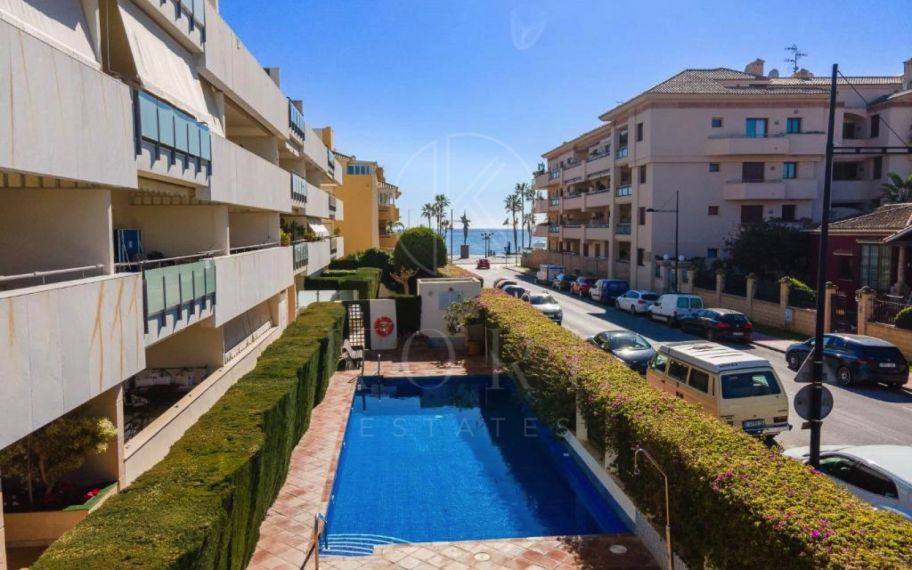 Apartamento Moderno Totalmente Reformado en Urbanización Las Petunias