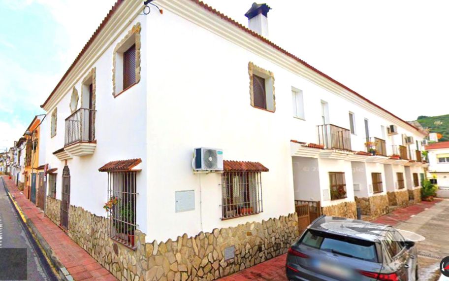 Casă înșiruită de vânzare în Secadero, Casares Pueblo