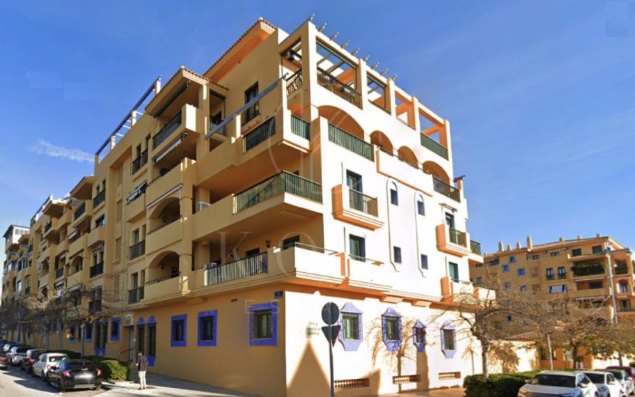 Impecable Apartamento en la Prestigiosa Urbanización Los Almendros