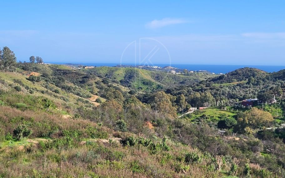 Parcela con vistas parciales al mar en La Reserva de la Cala Golf