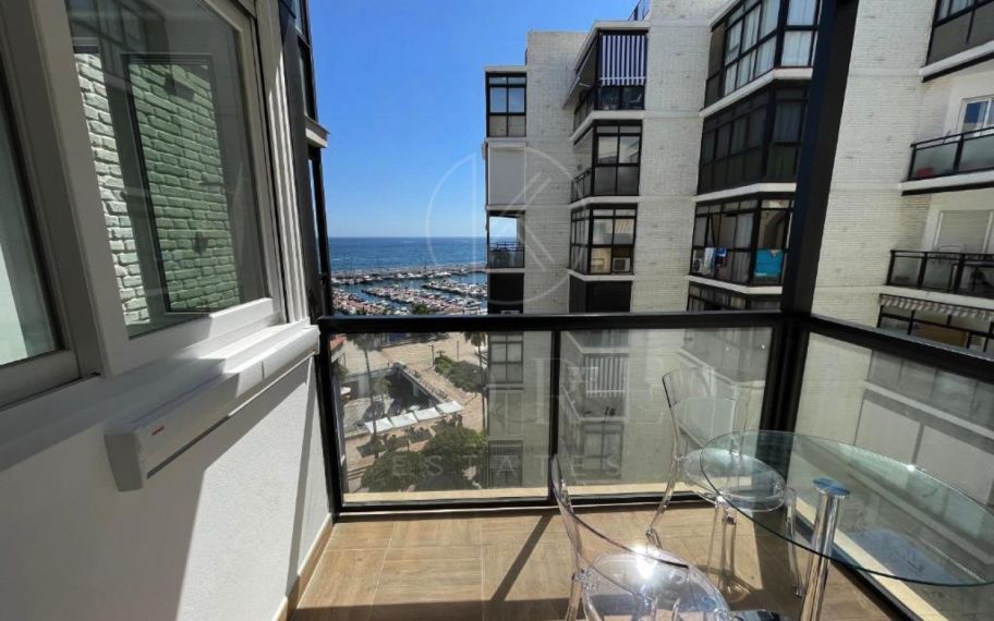 Apartament de vânzare în Playa Bajadilla - Puertos, Marbella