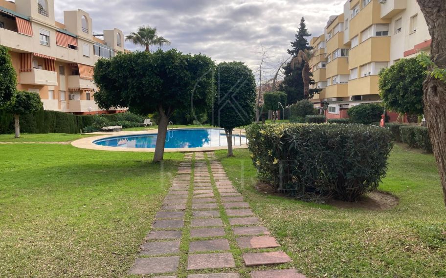 Apartament la parter de vânzare în Estepona Puerto, Estepona Town