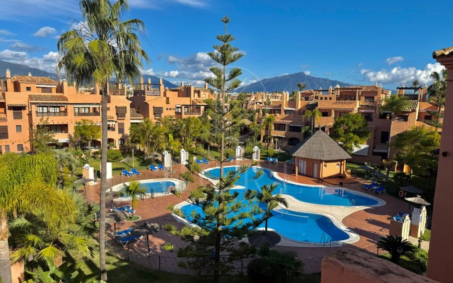 Exclusivo Ático Dúplex en Hacienda del Sol,