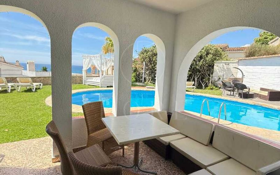 Villa for sale in Benalmadena
