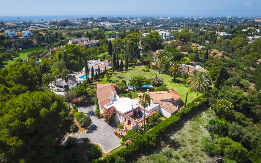 Elegante villa andaluza con vistas al mar y potencial de ampliación en Fuente del Espanto