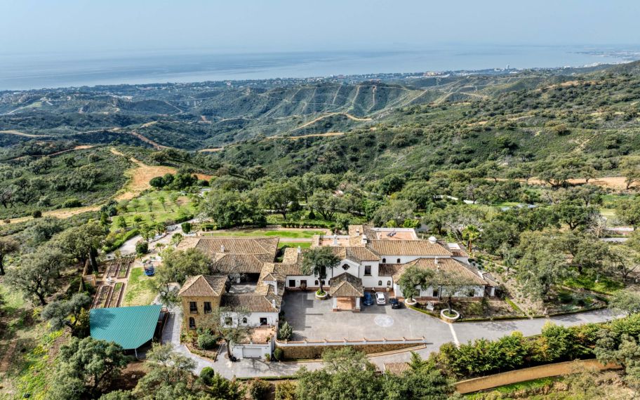 Espectacular finca con vistas al mar en La Mairena