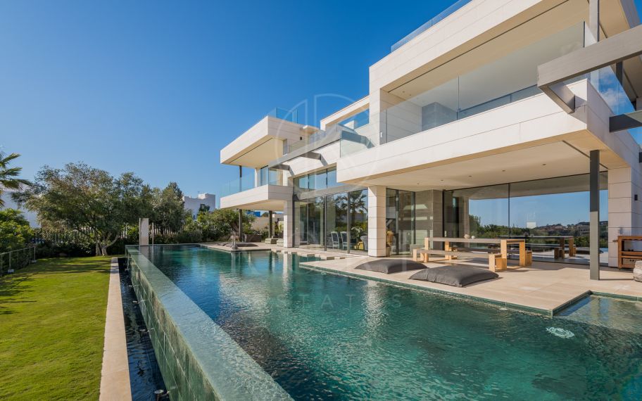 Villa de ultra lujo en la Milla de Oro de Marbella: moderna obra maestra en Lomas del Virrey