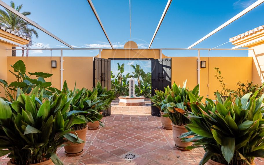 EXCLUSIVA FINCA DE LUJO CON CASA DE INVITADOS, GIMNASIO, PISTA DE TENIS Y VISTAS PANORÁMICAS EN ALHAURÍN DE LA TORRE