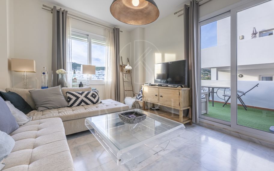 Precioso Apartamento de Dos Dormitorios Orientado al Suroeste con Vistas al Campo de Golf Valle Romano