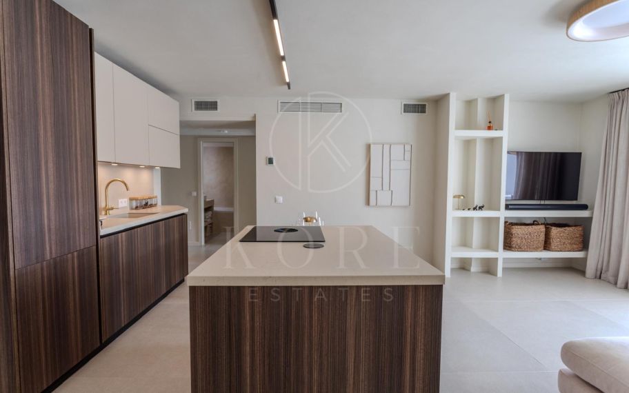 Elegante vivienda totalmente renovada en 2025 con acabados de alta gama y amplias terrazas