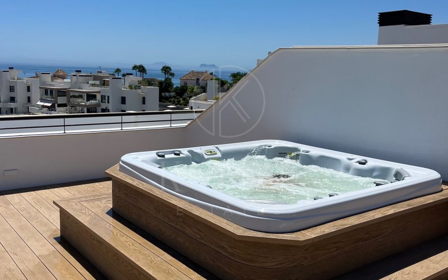 Luxury Penthouse with Rooftop Jacuzzi & Panoramic Sea Views – 115 m² Terraces | Estepona