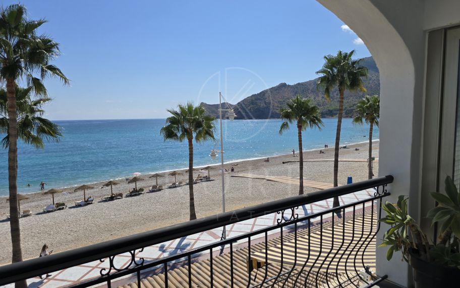 Exclusive beachfront apartment