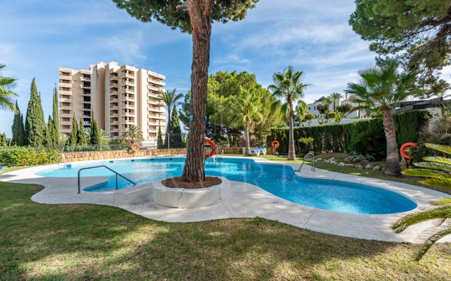 Apartamento en Rio Real, Marbella Este