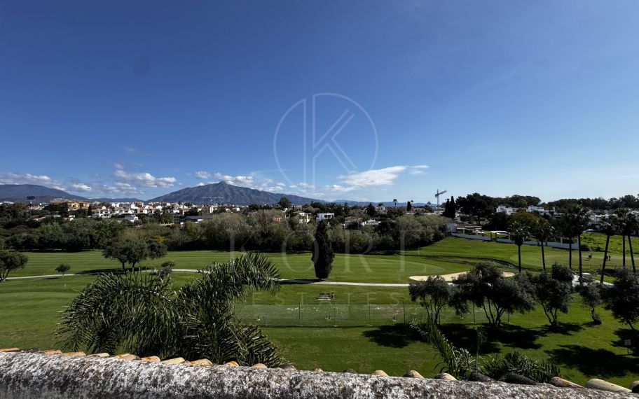 Exceptional Five-Bedroom Duplex Penthouse in Guadalmina Baja