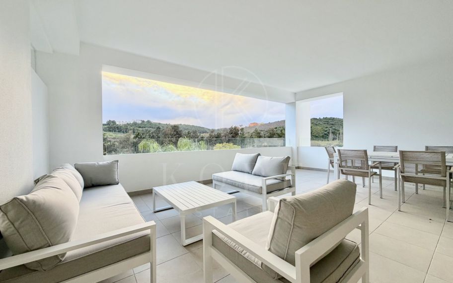 Elegante apartamento de 3 dormitorios en Casares Golf – Vivienda moderna con excelentes comodidades
