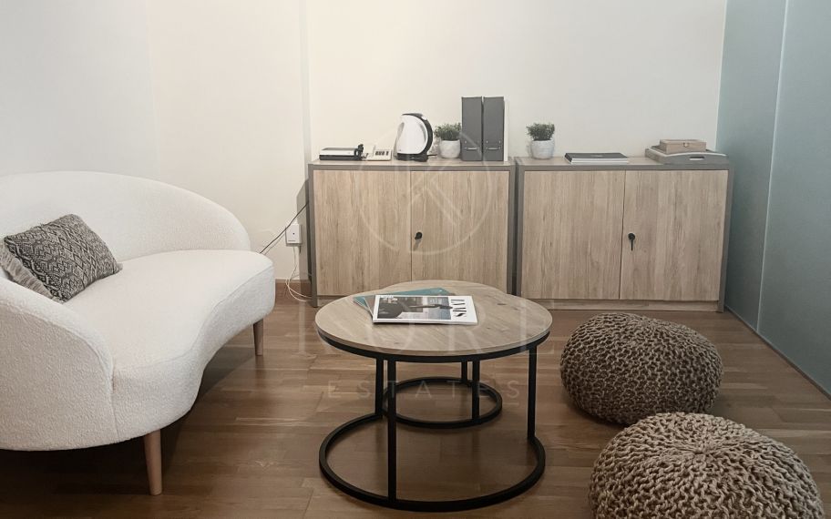 Bright and functional office of 42 m2 in strategic location of Marbella