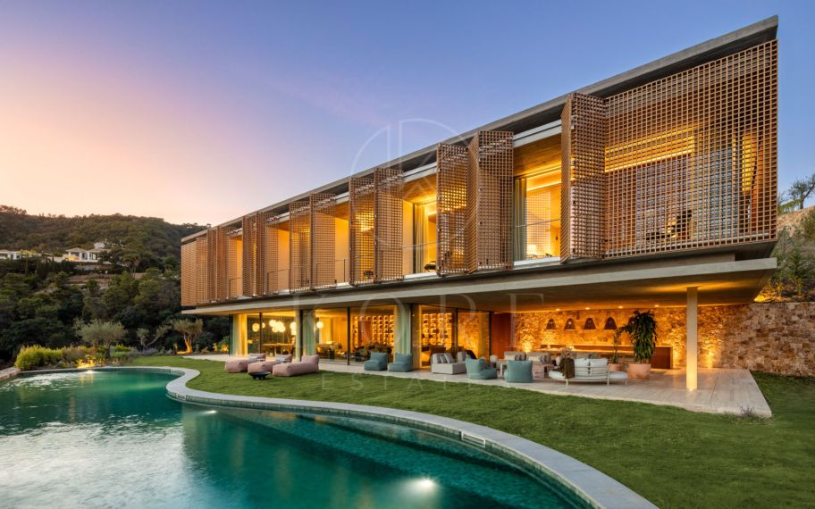 Villa Masterpiece with Sea Views and Cutting-Edge Design in El Madroñal